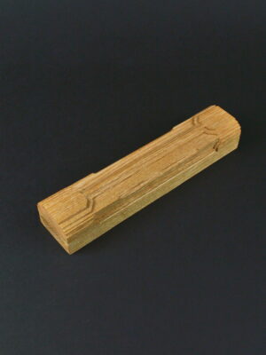 DVS_Ash_closed_3-4_4 Dice Vault Stout-Heart Ash